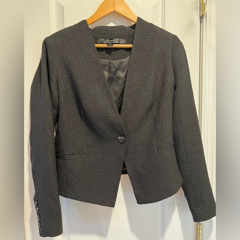 Size small Kensie single button blazer black